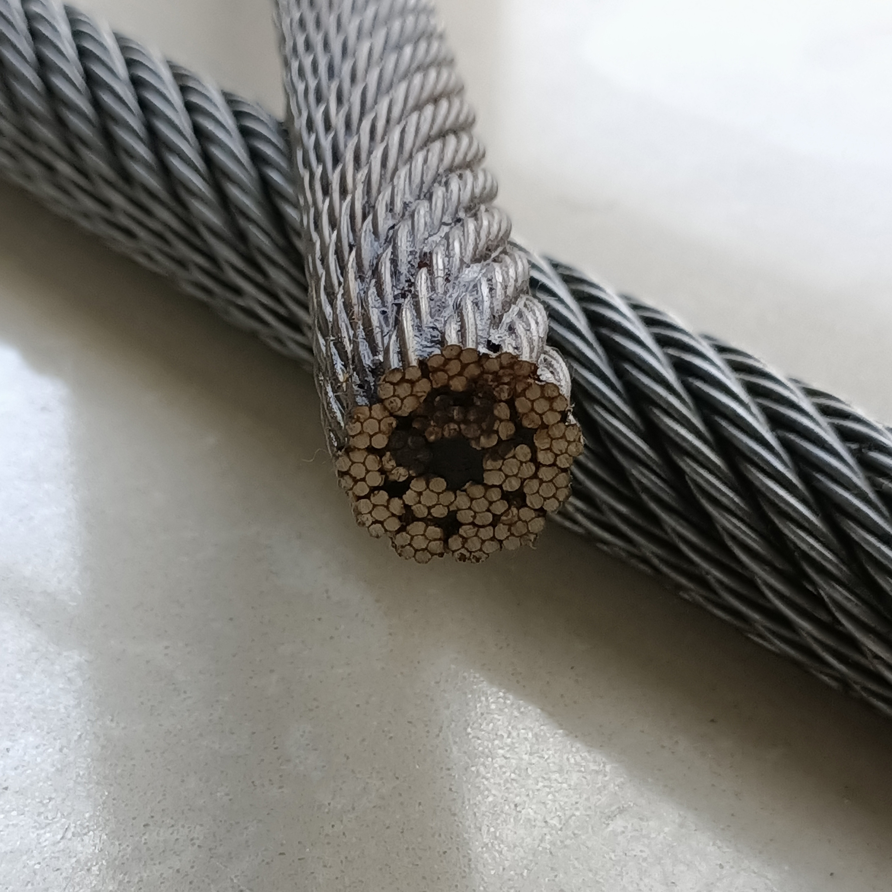 Cable de acero de elevación de puerto anti-torsión 18 * 7 16 mm